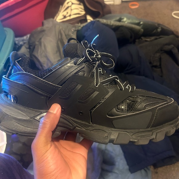 Balenciaga runners and tracks $400 ! 📲🔥🔥 - Picture 5 of 6